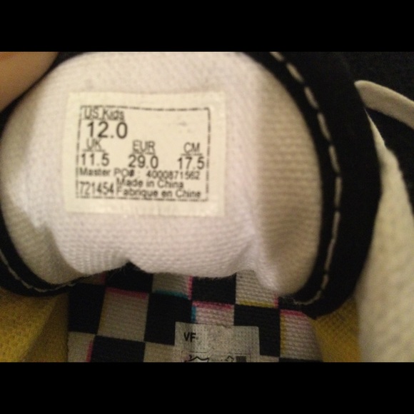 Vans - Picture 2 of 2